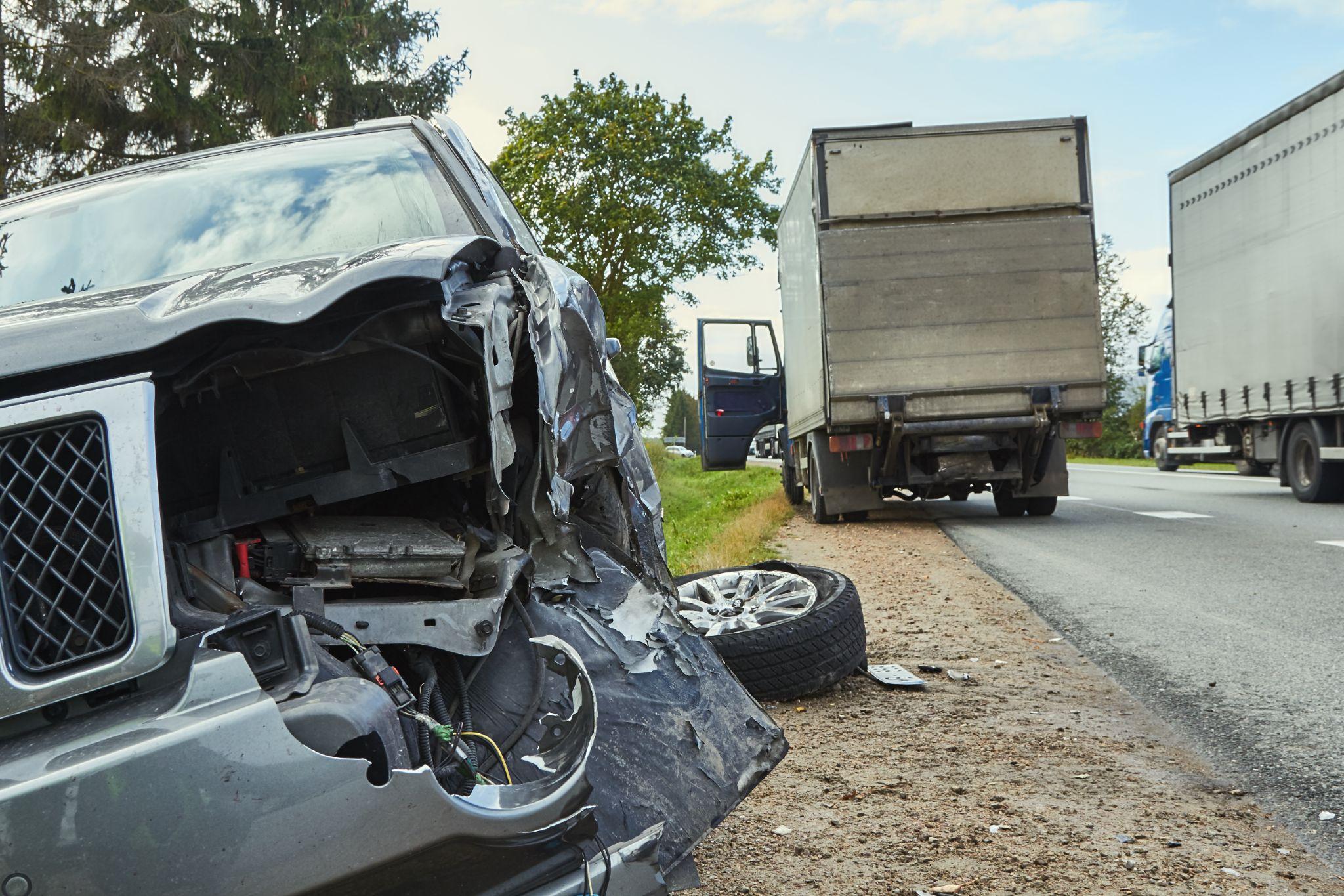 The Critical Timeline: When to Hire a Truck Accident Lawyer After a Commercial Collision